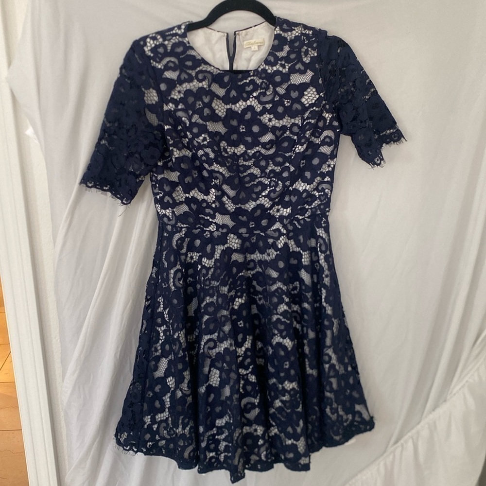 Shoshanna Midi Dress in Navy Lace size 4